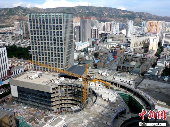 資料圖：城中區(qū)某商品住宅樓。 孫睿 攝