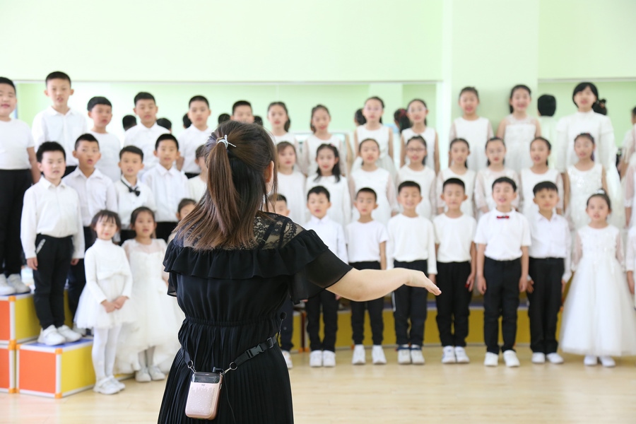 南門外小學(xué)萬達校區(qū)合唱團.JPG