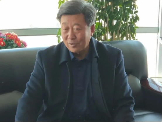 世界地球日，不忘治沙人1694.png