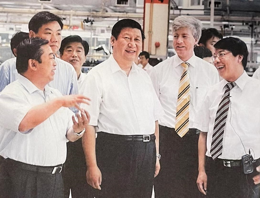 2007年7月，習(xí)近平調(diào)研上海大眾汽車有限公司。