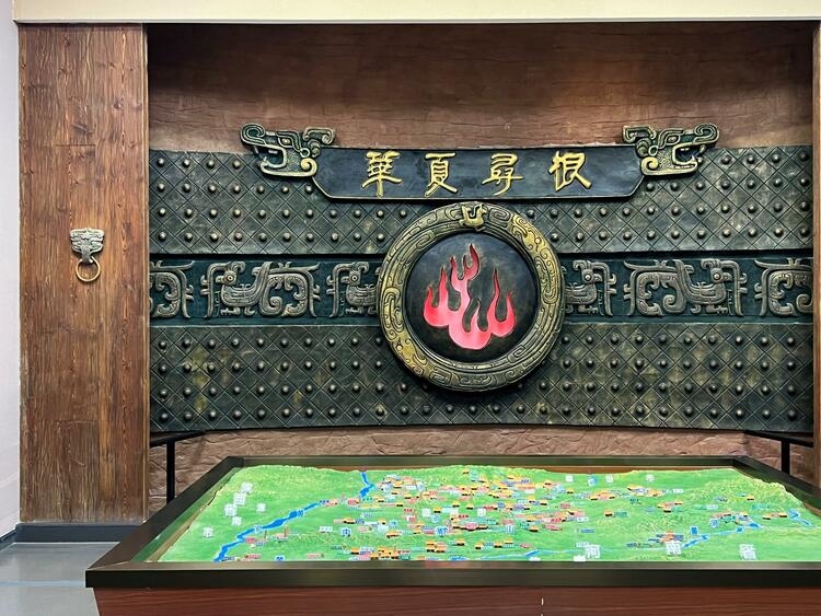 鑒往知來，跟著總書記學(xué)歷史丨走進一座博物館，尋根五千年中華文明