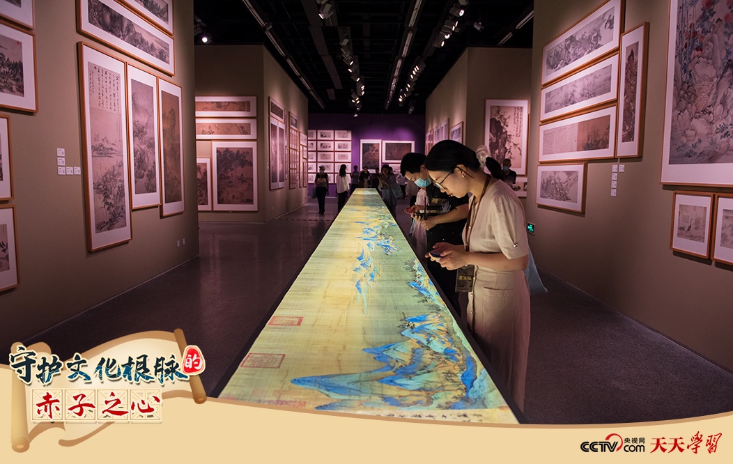 2023年7月1日，觀眾在浙江寧波美術(shù)館參觀中國歷代繪畫大系成果展·寧波特展。