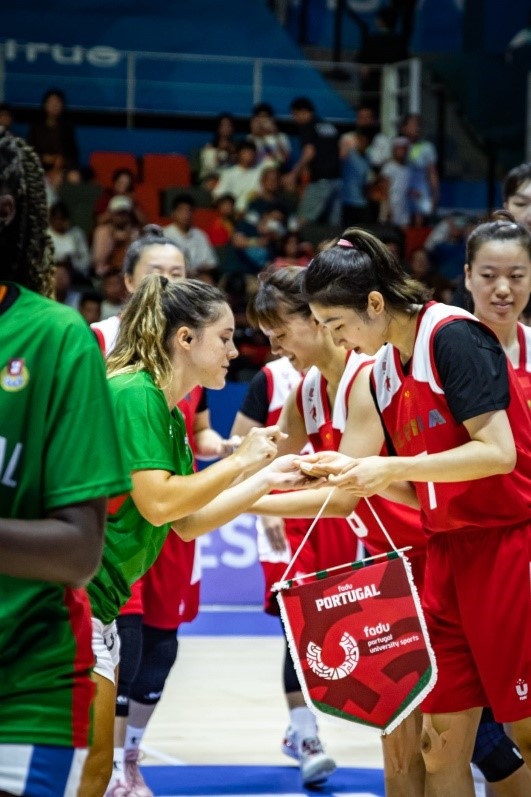 28日，成都大運會女籃項目葡萄牙隊對戰(zhàn)中國隊。 受訪者供圖