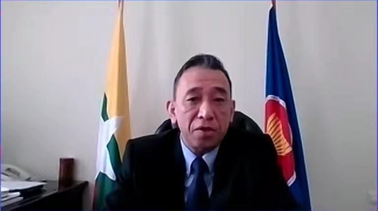 昂苗敏致辭。中國駐東盟使團供圖