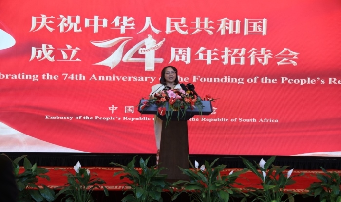 德利萊代表南政府向中國政府和人民致以誠摯祝賀。中國駐南非使館供圖