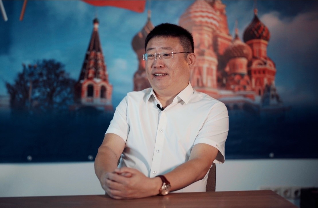 中俄人文合作發(fā)展中心主席尹斌接受人民網(wǎng)記者采訪。人民網(wǎng)記者 馬天翼攝