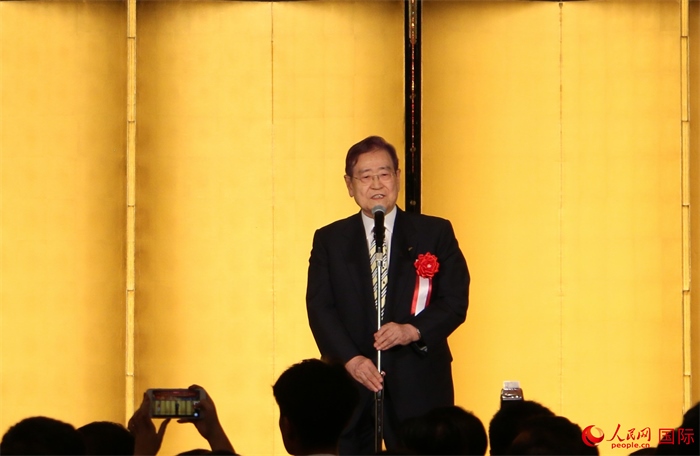 日中協(xié)會會長野田毅致祝酒辭。人民網(wǎng) 許可攝