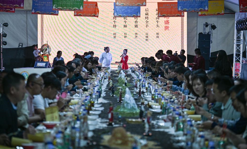西藏味道美食體驗(yàn)周活動(dòng)現(xiàn)場(chǎng)。新華社記者晉美多吉 攝