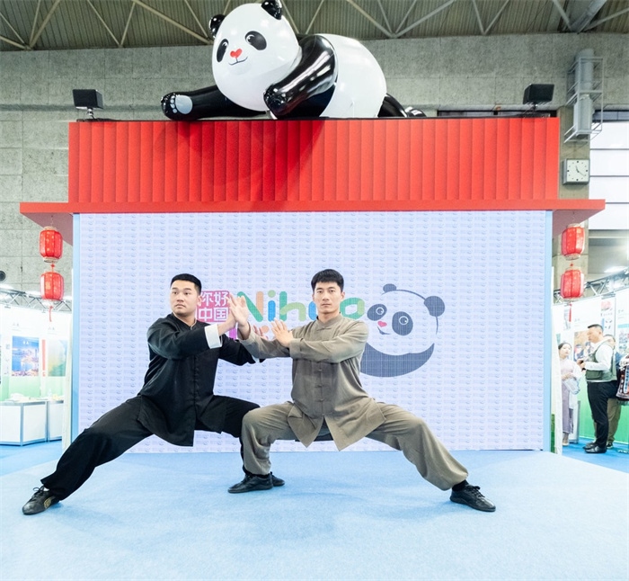 日本國(guó)際旅游博覽會(huì)期間中國(guó)展館的太極拳表演。圖片由中國(guó)駐東京旅游辦事處提供