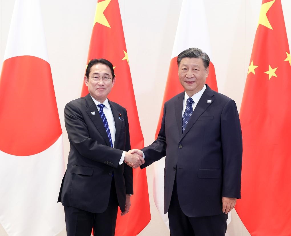 當(dāng)?shù)貢r間11月16日下午，國家主席習(xí)近平在舊金山會見日本首相岸田文雄。