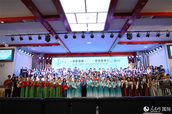 獲獎(jiǎng)選手合影。人民網(wǎng)記者 孫廣勇攝