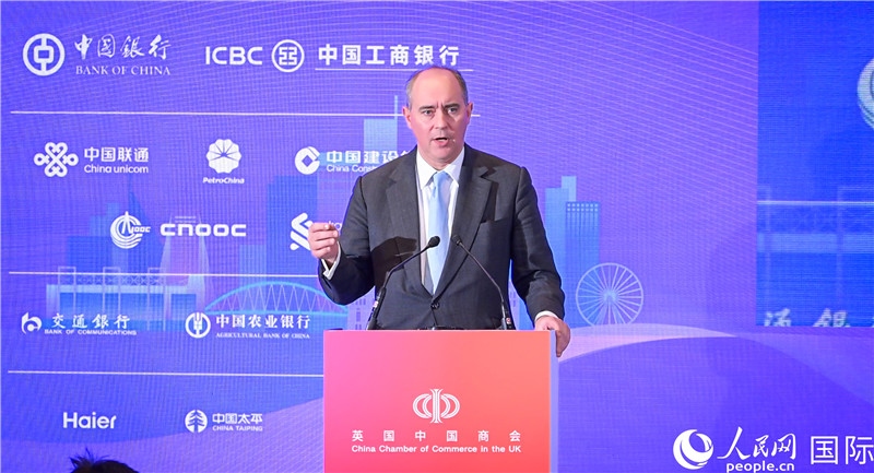 英國(guó)商業(yè)貿(mào)易部國(guó)務(wù)大臣（投資大臣）多米尼克·約翰遜與會(huì)。人民網(wǎng) 郭錦標(biāo)攝