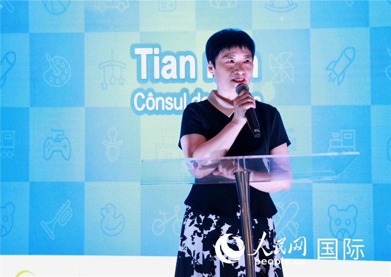 中國駐里約熱內(nèi)盧總領(lǐng)事田敏發(fā)表致辭。人民網(wǎng)記者宋亦然攝