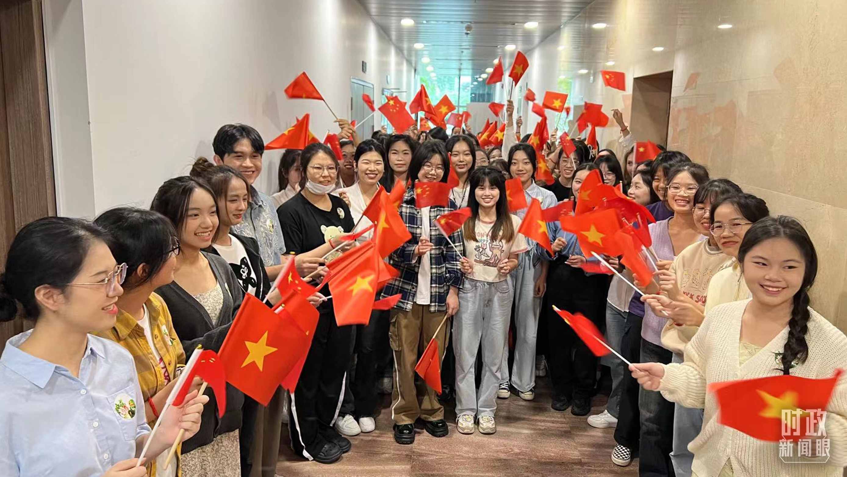 △中越青年齊聚一堂。（總臺(tái)央視記者程鋮拍攝）