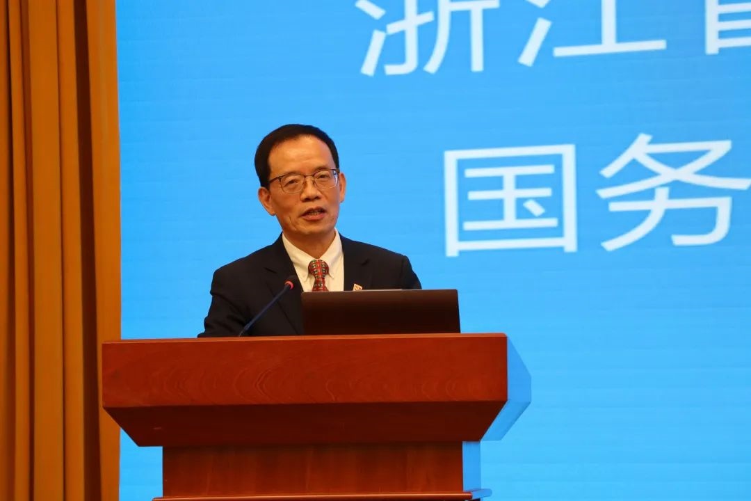 浙江省區(qū)域國別與國際傳播研究智庫聯(lián)盟首席專家、浙江師范大學(xué)非洲區(qū)域國別學(xué)學(xué)部學(xué)術(shù)委員會(huì)常務(wù)副主任劉鴻武致辭。主辦方供圖