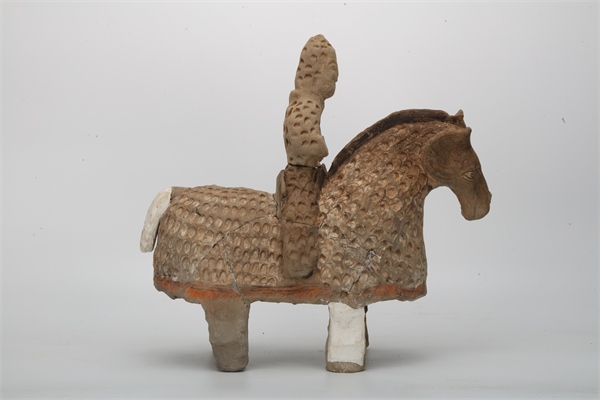 陶鎧甲騎馬俑。國(guó)家文物局供圖