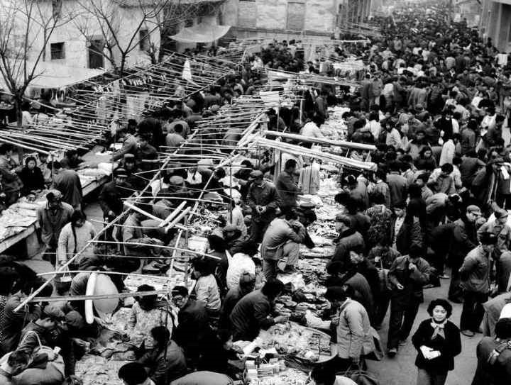 1982年，義烏湖清門馬路市場場景。拍友 金福根 攝