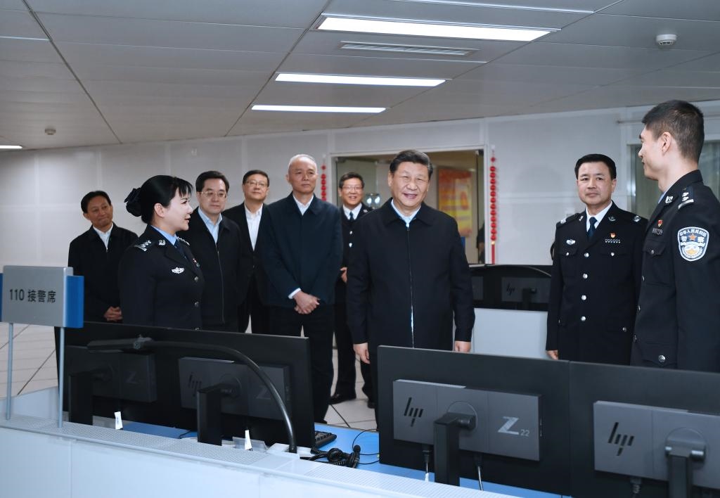 2019年2月1日上午，習(xí)近平總書(shū)記在北京市公安局看望慰問(wèn)公安民警，并向全國(guó)廣大公安民警拜年。新華社記者 謝環(huán)馳 攝