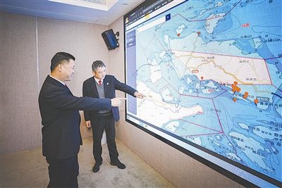 圖③：法官為涉案船舶尋找安全的錨泊地點(diǎn)。