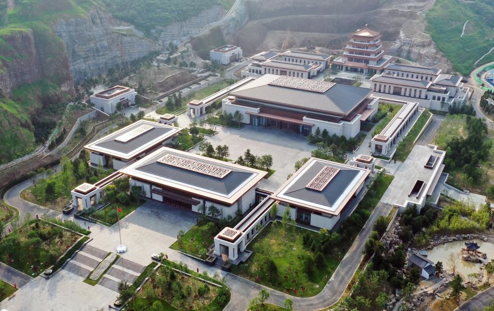 這是2022年7月30日拍攝的中國國家版本館中央總館（無人機(jī)照片）。新華社記者 李賀 攝