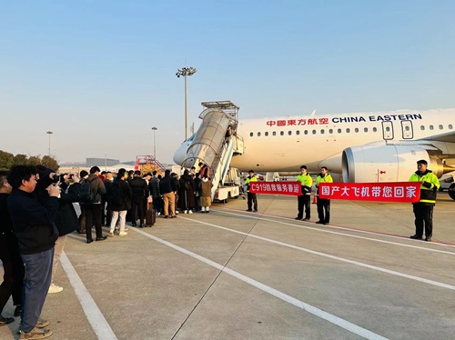 2024春運第一天，東航4架C919大飛機全部投入商業(yè)運營。東航供圖