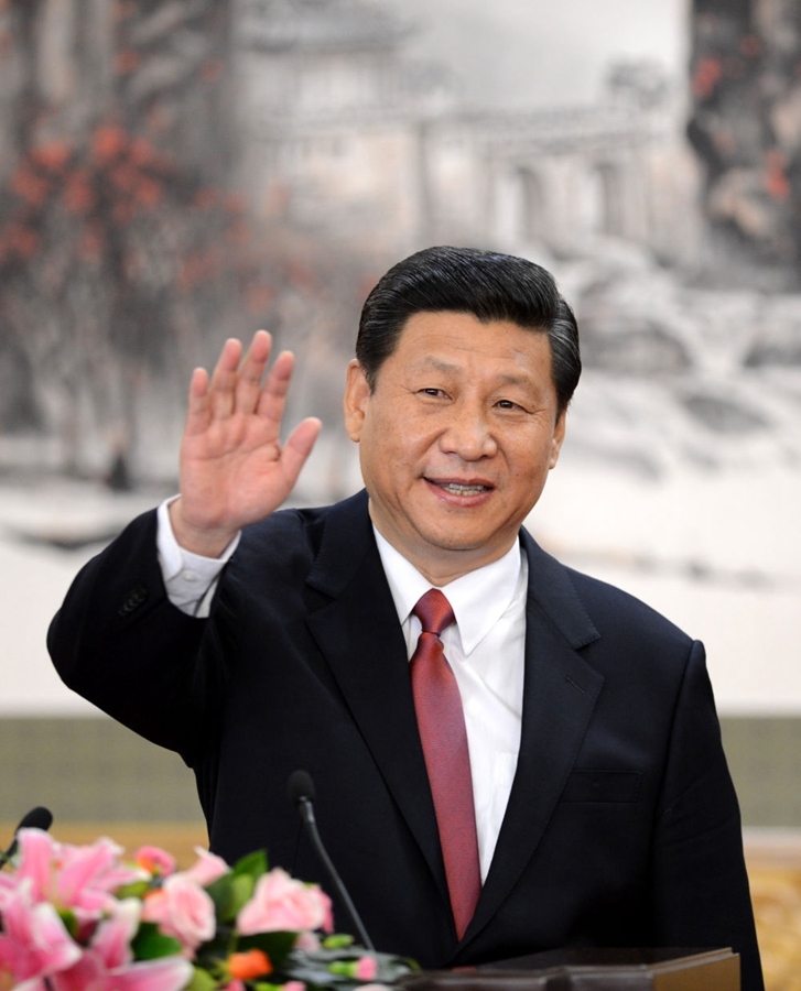 2012年11月15日，剛剛在中共十八屆一中全會上當(dāng)選中共中央總書記的習(xí)近平在北京人民大會堂同采訪十八大的中外記者親切見面。新華社記者 謝環(huán)馳 攝