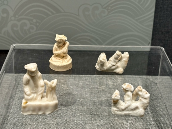德化縣陶瓷博物館陳列的荷蘭人口哨。人民網(wǎng)記者 金慧慧攝