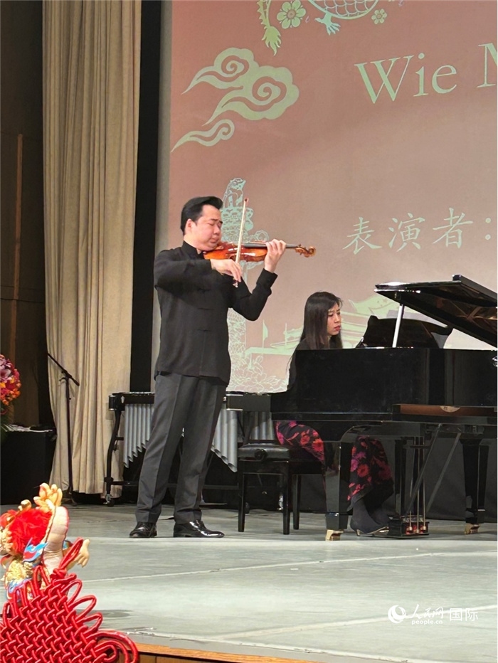 小提琴獨(dú)奏《Wie Melodien zieht es mir》《新春樂(lè)》，表演者：寧峰、韓卉菁（鋼琴伴奏）