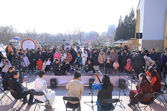 中國音樂學院“國樂快閃”演出。學校供圖