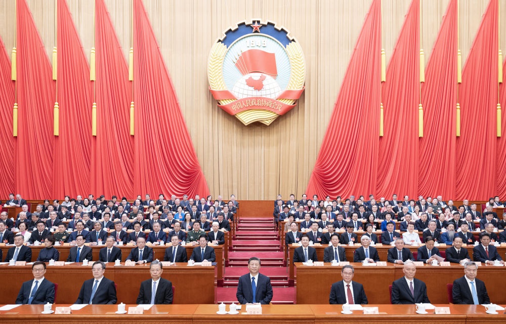 3月10日上午，中國(guó)人民政治協(xié)商會(huì)議第十四屆全國(guó)委員會(huì)第二次會(huì)議在北京人民大會(huì)堂閉幕。這是習(xí)近平、李強(qiáng)、趙樂(lè)際、蔡奇、丁薛祥、李希、韓正在主席臺(tái)就座。王滬寧主持閉幕會(huì)。
