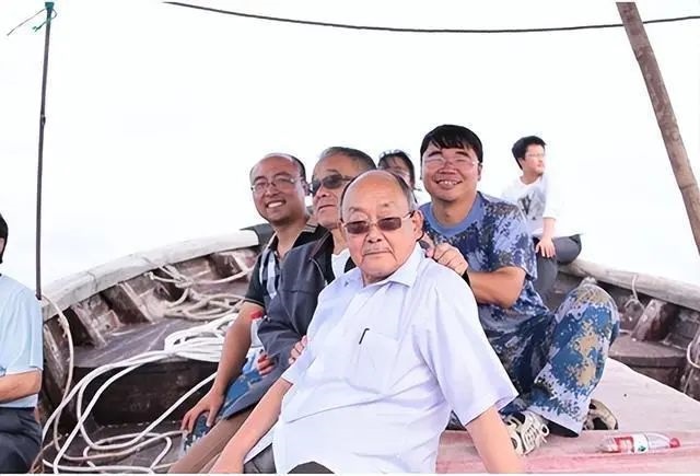 楊士莪院士參加海試。哈爾濱工程大學(xué)供圖