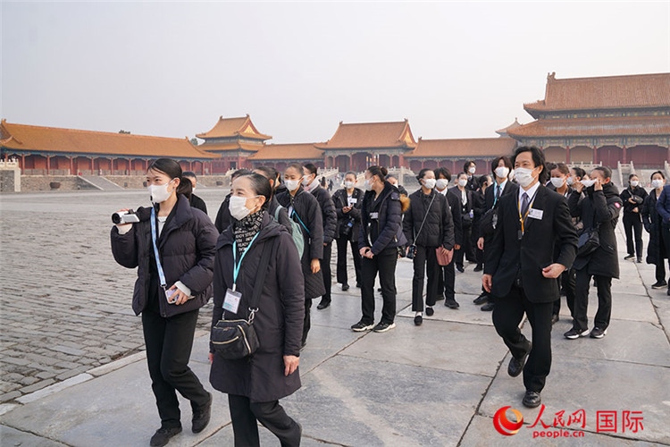 松山芭蕾舞團(tuán)青年代表團(tuán)在故宮參觀。人民網(wǎng)記者 張麗婭攝