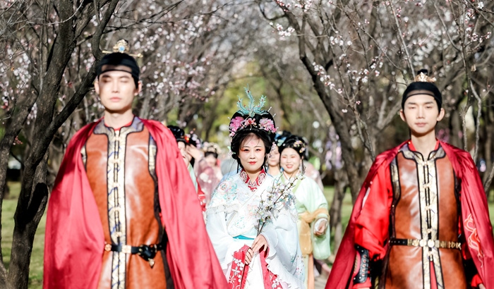 第七屆杏花節(jié)上的漢服巡游。受訪方供圖