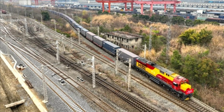 全國鐵路實行新的貨物列車運行圖。國鐵集團供圖