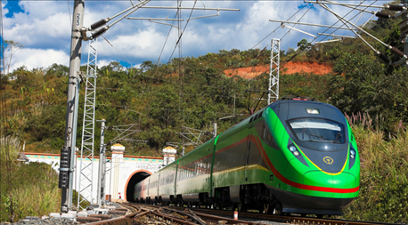 中老鐵路增開1對(duì)國際旅客列車。