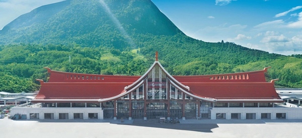 中老鐵路增開1對(duì)國際旅客列車。國鐵集團(tuán)供圖