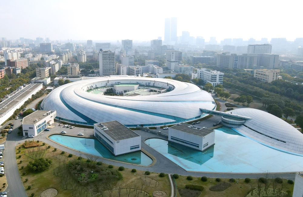 空中俯瞰位于上海張江科學城的上海光源（2024年2月27日攝，無人機照片）。
