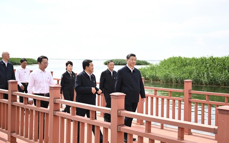 △2023年6月5日，習(xí)近平總書記在烏梁素?？疾?。