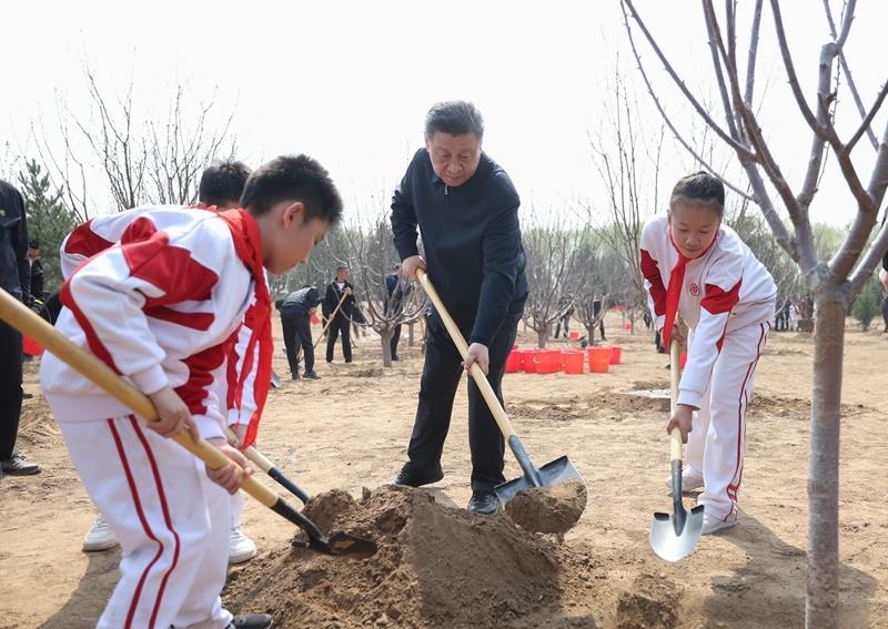 △2024年4月3日，習(xí)近平總書記來到北京市通州區(qū)潞城鎮(zhèn)參加首都義務(wù)植樹活動。