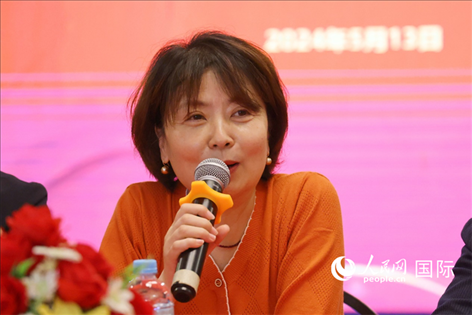 陜西省歸國華僑聯(lián)合會黨組成員、副主席兼秘書長尚小紅在座談會上致辭。人民網(wǎng)記者 陳海琪攝