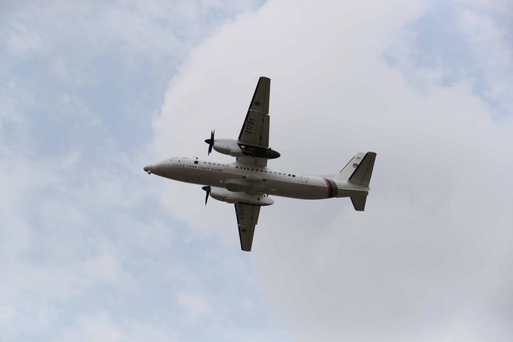圖為5月14日海警飛機在休漁海域進行空中巡查。（中國海警局南海分局供圖）