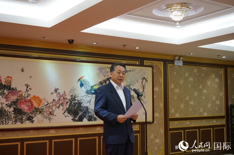 中國人民對(duì)外友好協(xié)會(huì)副會(huì)長袁敏道致辭。人民網(wǎng)記者 陳思攝