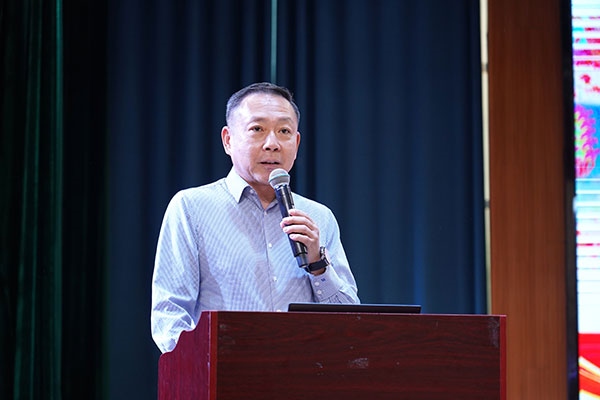 北京大鸞翔宇慈善基金會理事長、周恩來侄外孫沈清講述周恩來的讀書故事。