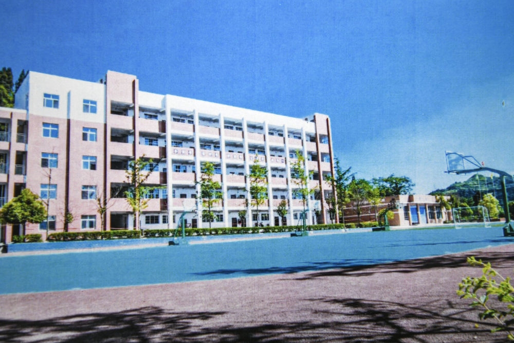建成之初的之江小學(xué)教學(xué)樓（資料照片翻拍）。