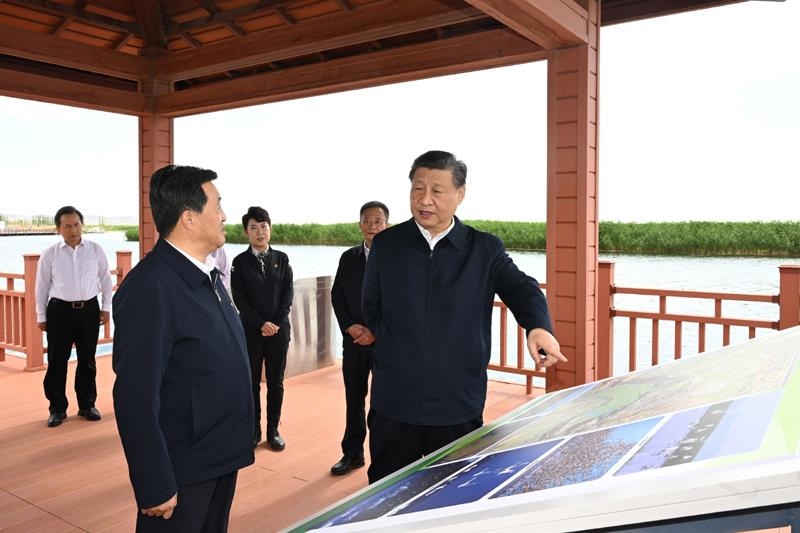 △2023年6月5日，習(xí)近平總書記在烏梁素?？疾?。