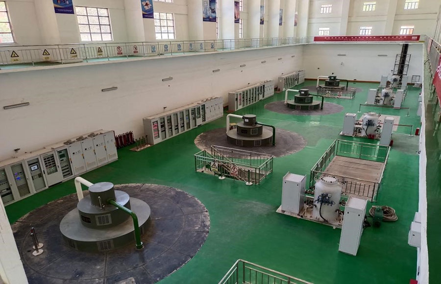  剛果（金）布桑加水電站四臺發(fā)電機組。中鐵資源集團(tuán)供圖