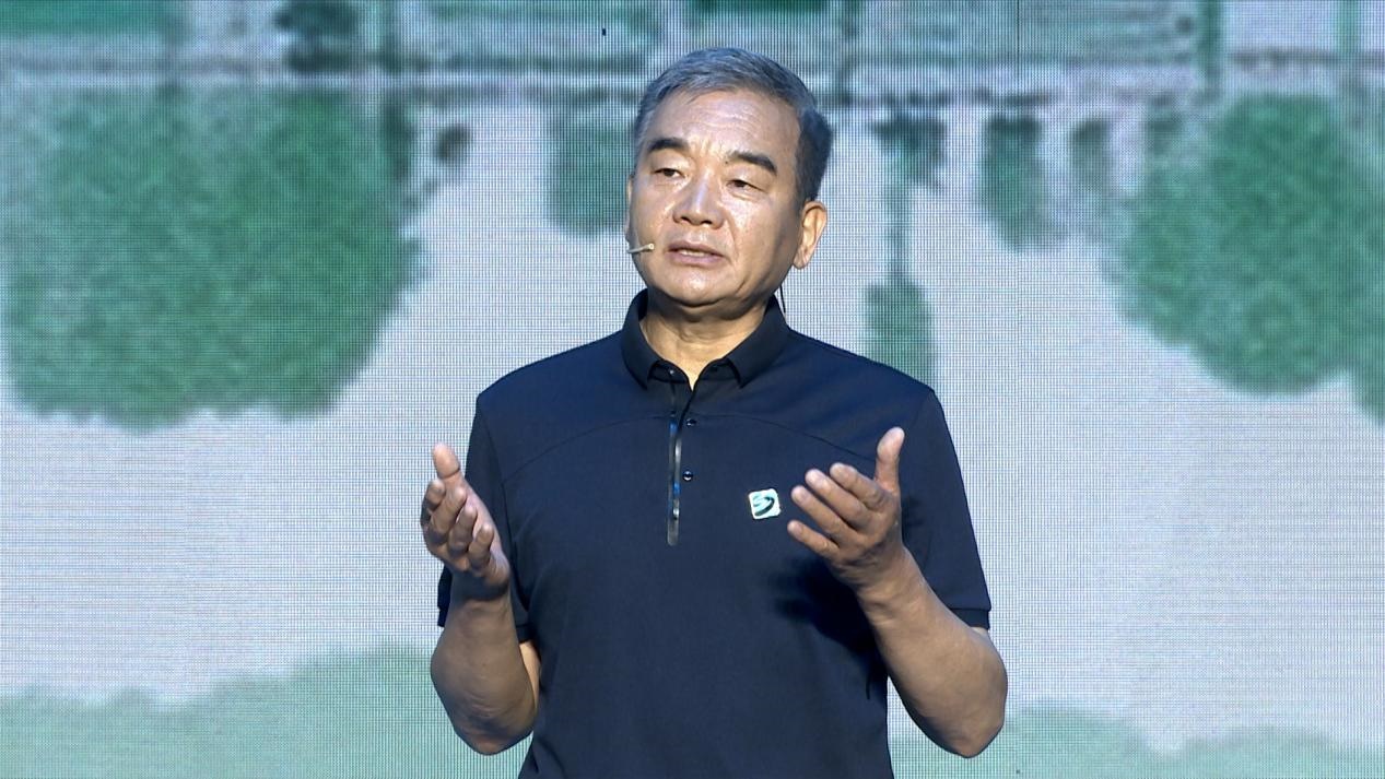 中國(guó)博物館協(xié)會(huì)理事長(zhǎng)劉曙光現(xiàn)場(chǎng)講述。