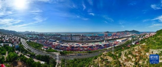 這是6月26日拍攝的中哈連云港物流合作基地（無(wú)人機(jī)照片）。新華社記者 季春鵬 攝