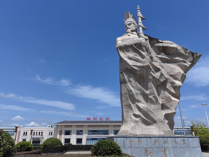 張騫雕塑。新華社記者 孫正好 攝