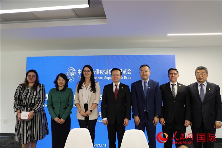 嘉賓合影。人民網(wǎng) 埃內(nèi)斯托·多明戈斯攝